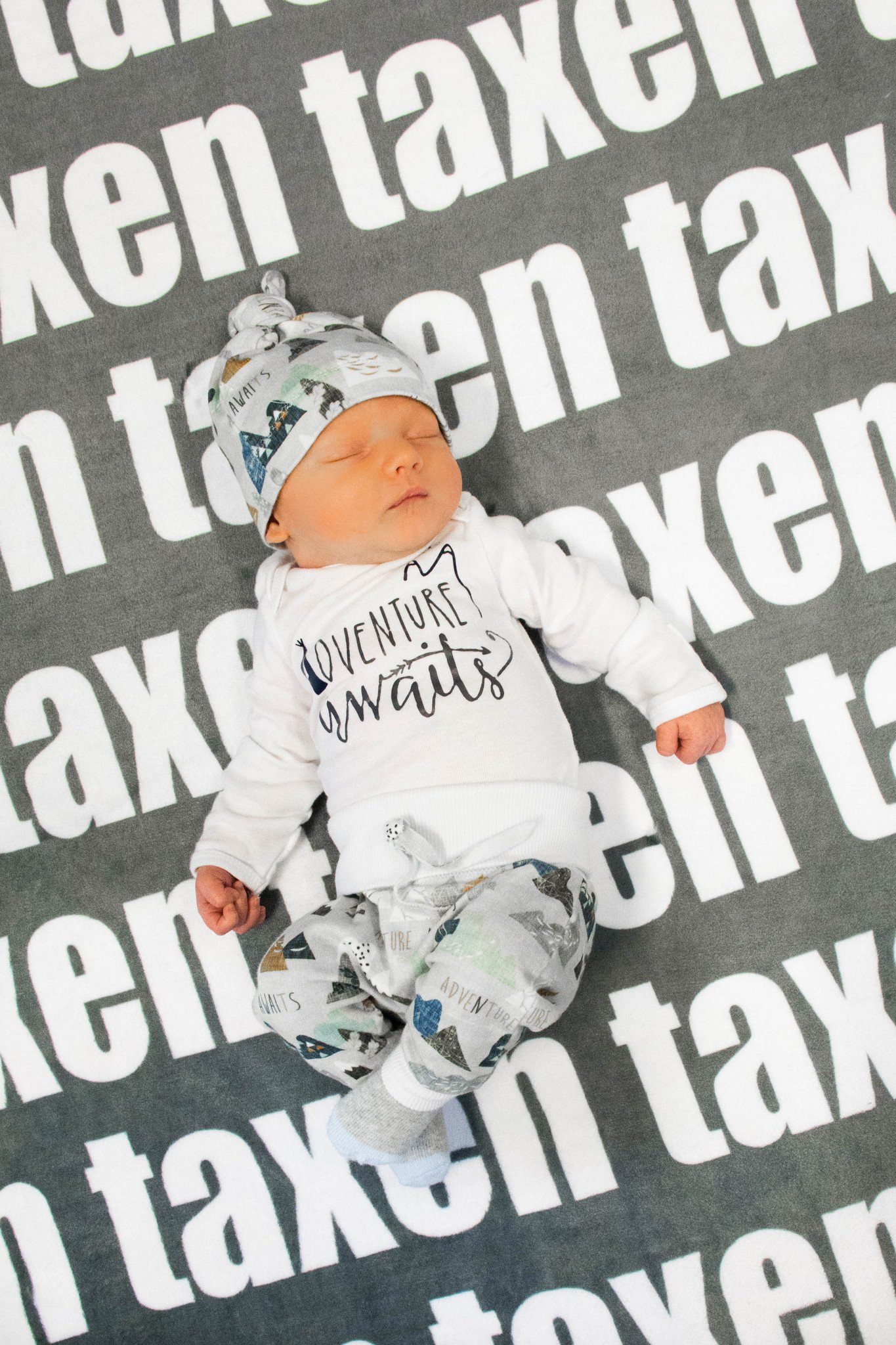 PERSONALIZED NAME BLANKET - BOLD (ALL COLOR OPTIONS)